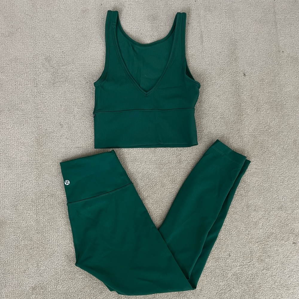 NWOT Lululemon forest green leggings